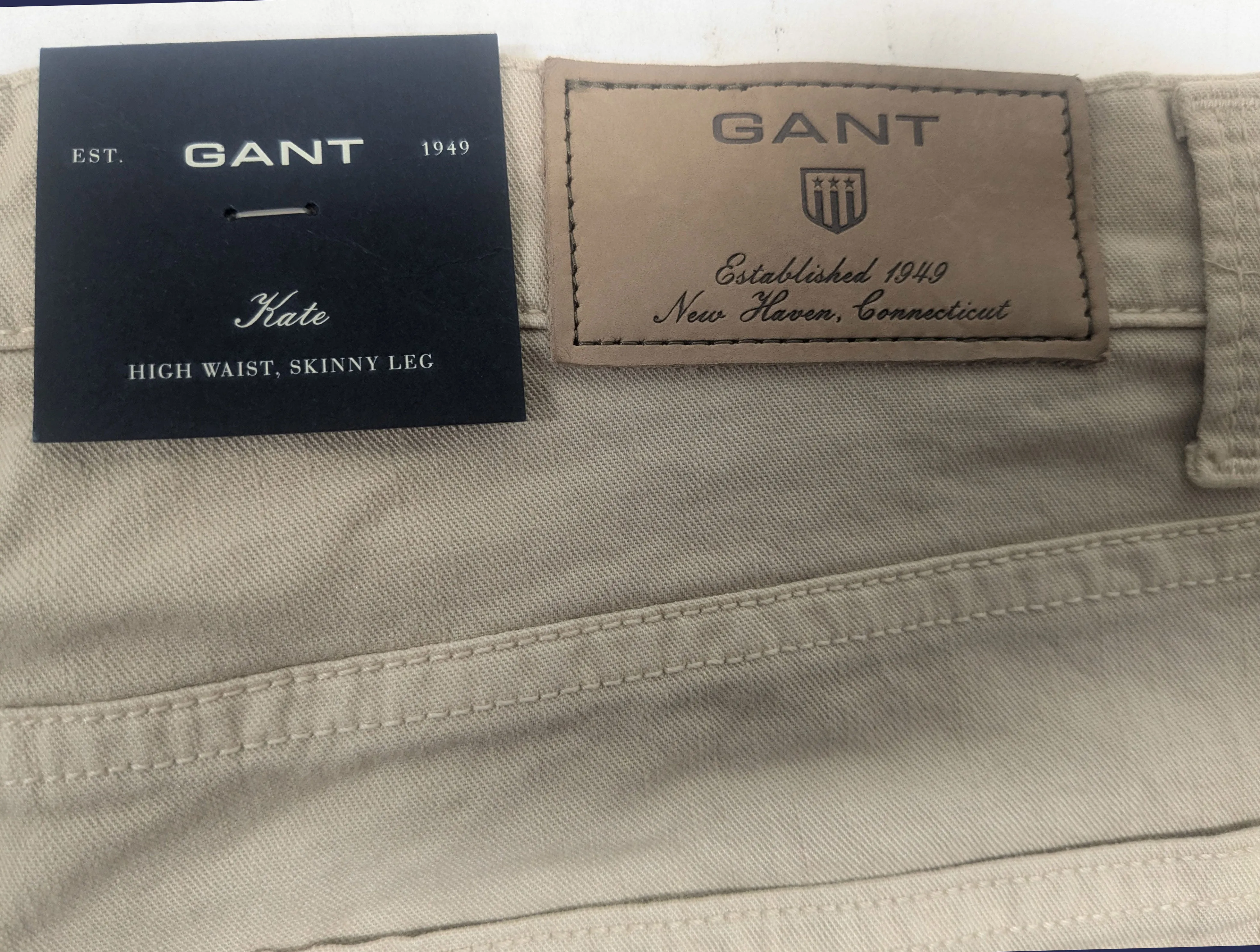 GANT Women's Putty Kate Soft Twill Pants 410532  NWT