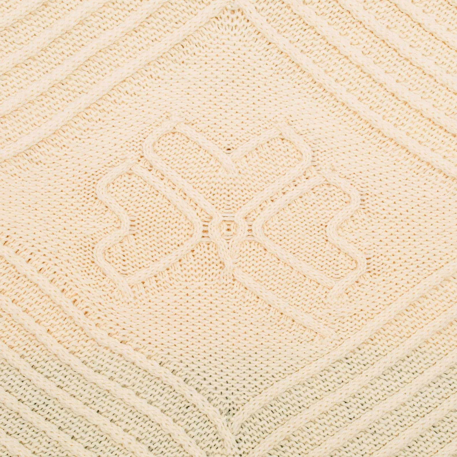 Irish Shamrock Aran Throw with Diamond Stitching